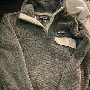 (Authentic) Patagonia W's Re-Tool Snap-T Pullover,
size small.